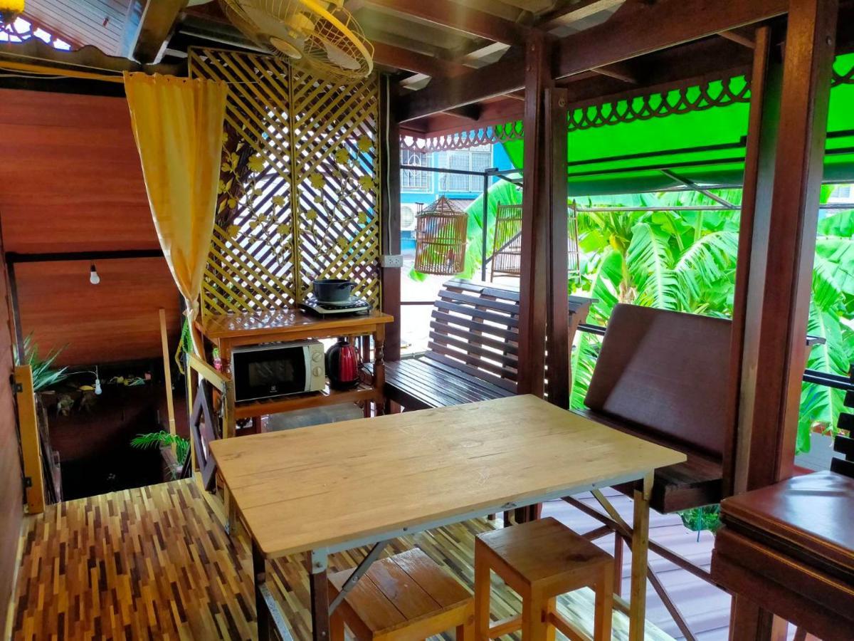 Ruenthip Homestay Bangkok Esterno foto