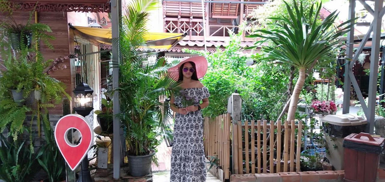 Ruenthip Homestay Bangkok Esterno foto