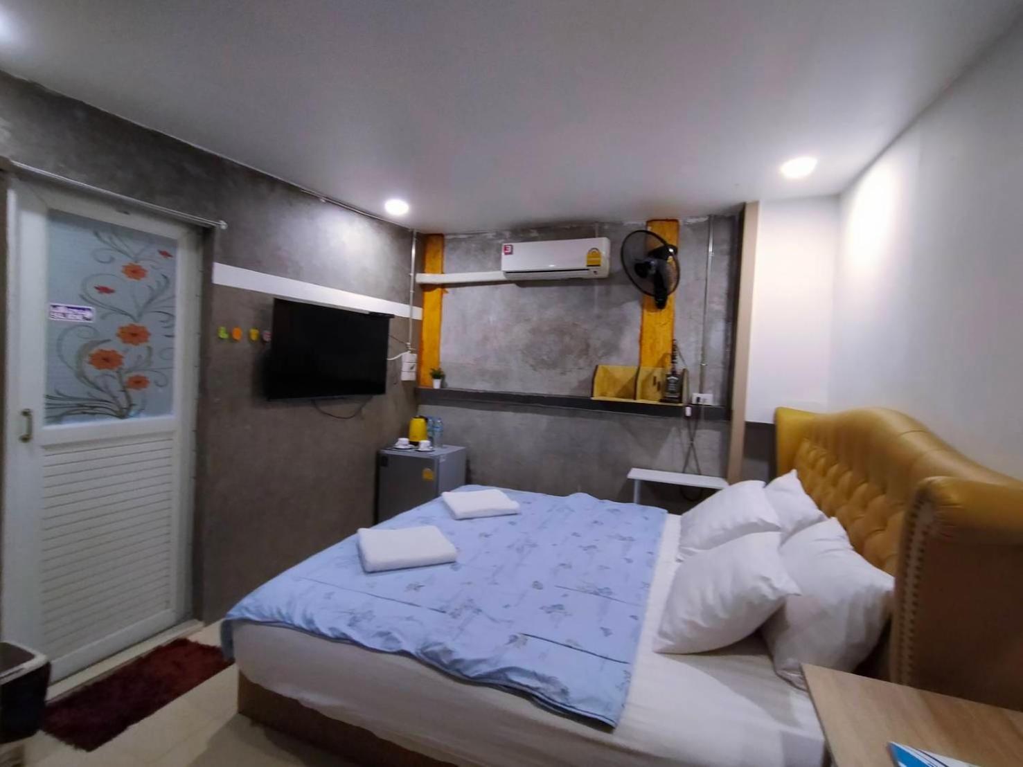 Ruenthip Homestay Bangkok Esterno foto