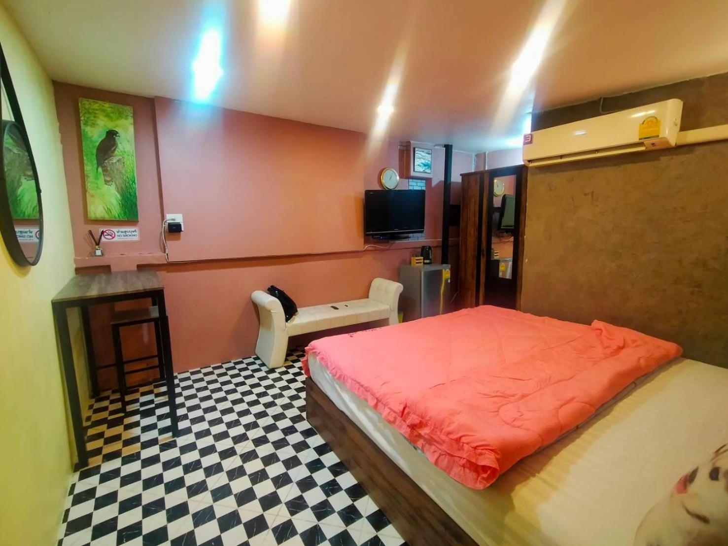 Ruenthip Homestay Bangkok Esterno foto