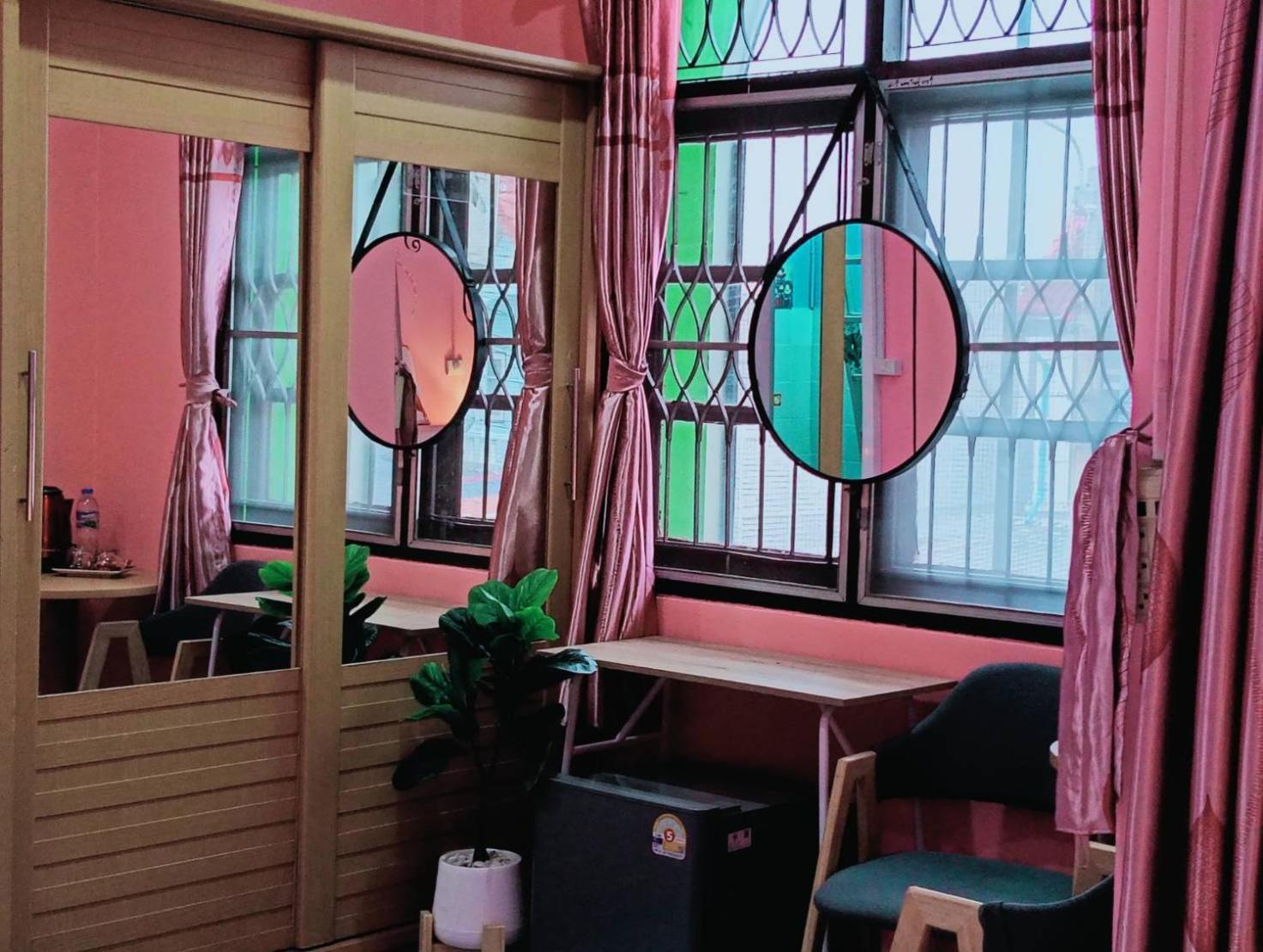 Ruenthip Homestay Bangkok Esterno foto