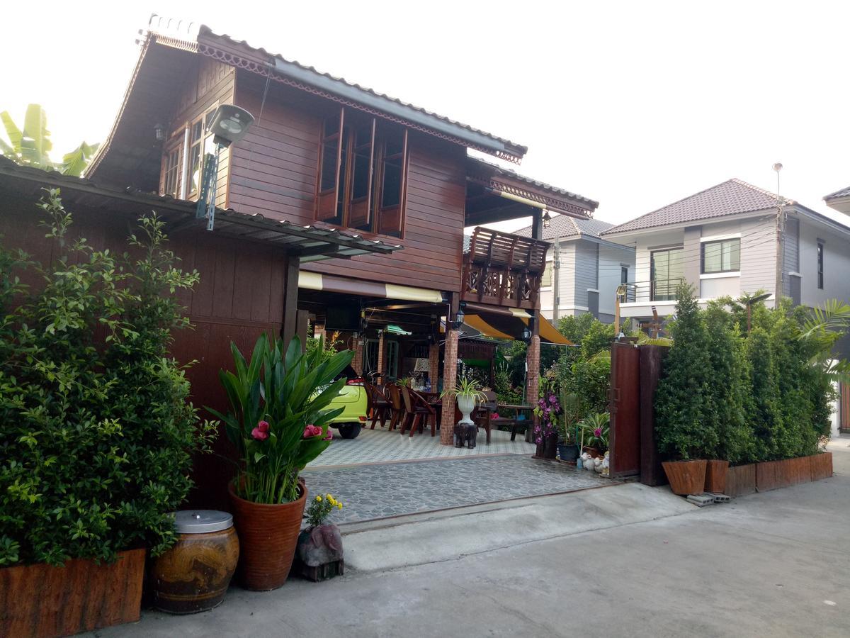 Ruenthip Homestay Bangkok Esterno foto